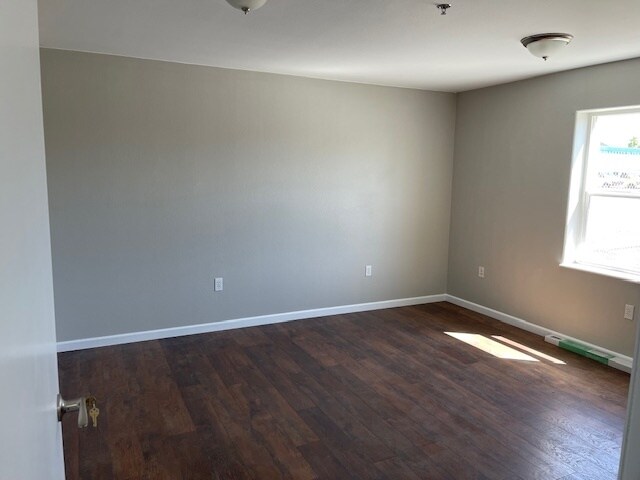 More Photos Of 1170 Anderson Pl SE, Albany Light Distribution For Lease