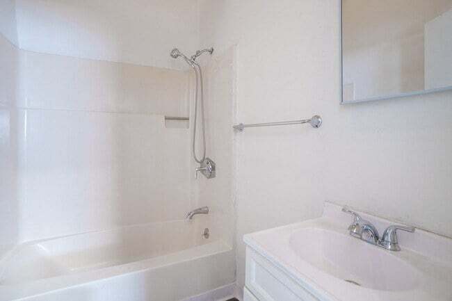 More Photos Of 4401 San Leandro St, Oakland Apartments For Sale