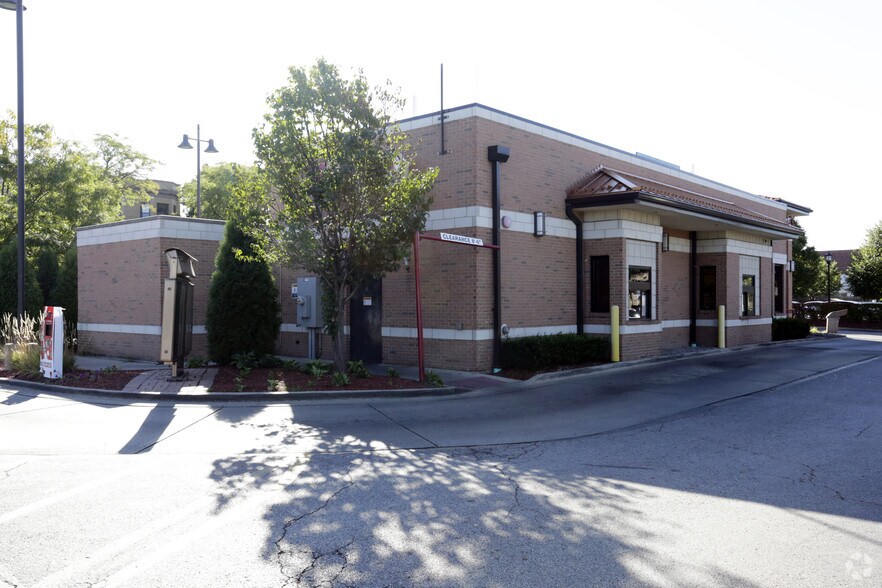 More Photos Of 11 N Harlem Ave, Oak Park Fast Food For Sale