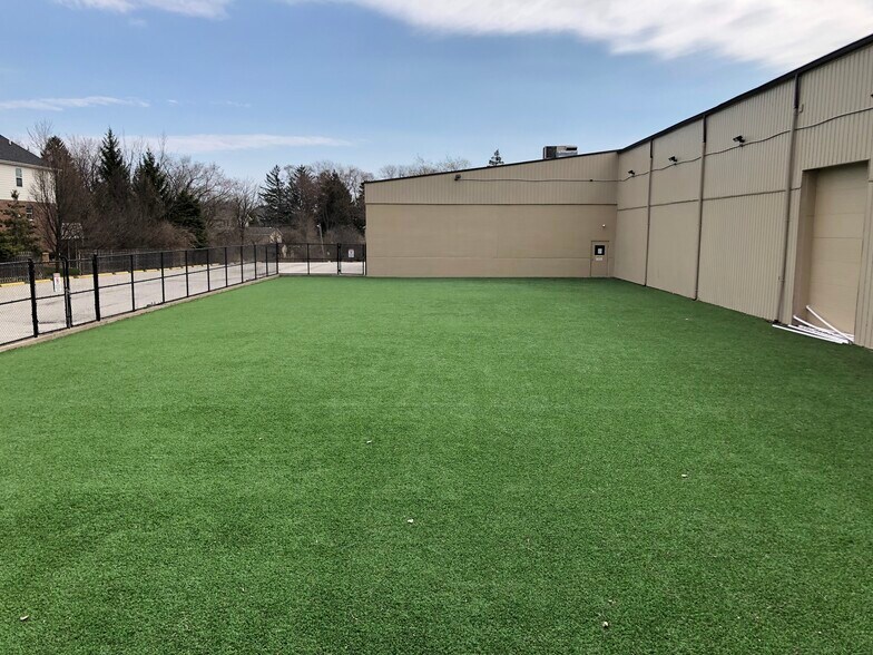 More Photos Of 8300 Wolf Rd, Willow Springs Health Club For Sale