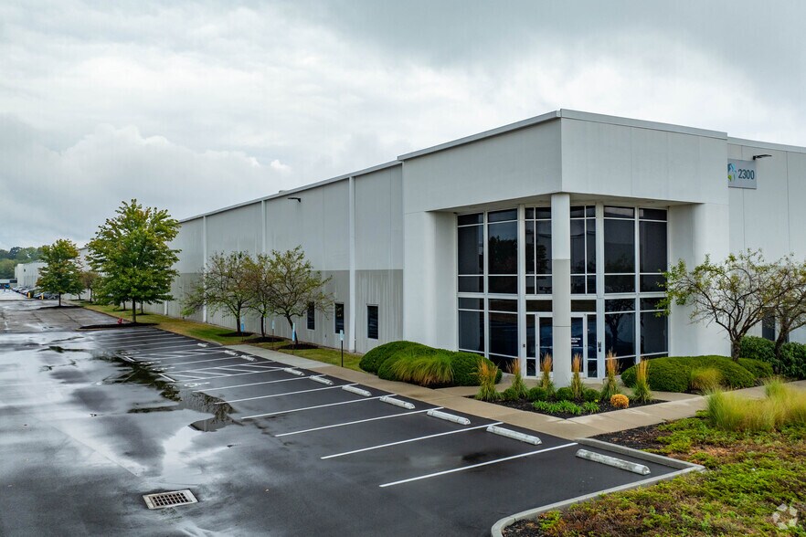 Primary Photo Of 2250-2300 Progress Dr, Hebron Warehouse For Lease