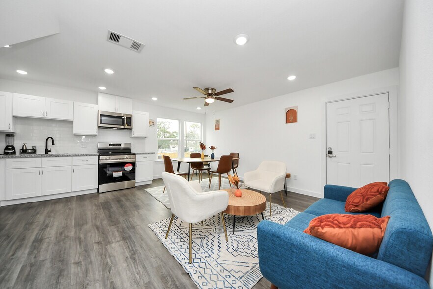 More Photos Of , Houston Multifamily For Sale