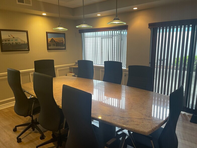 More Photos Of 19435 SW 129th Ave, Tualatin Warehouse For Sale