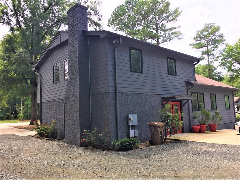 More Photos Of 1223 Walnut St, Cary Office For Lease