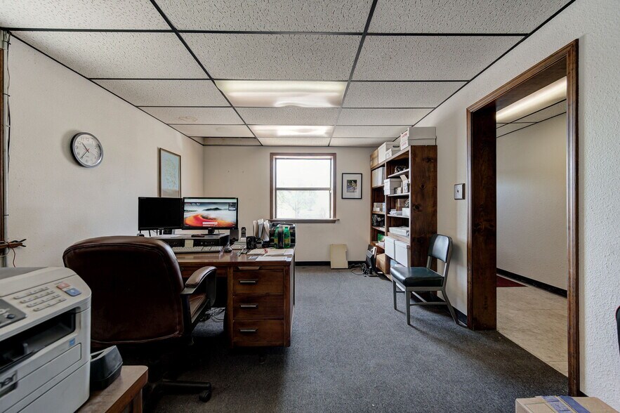 More Photos Of 515 Kings of Leon Ln, Oklahoma City Manufacturing For Sale