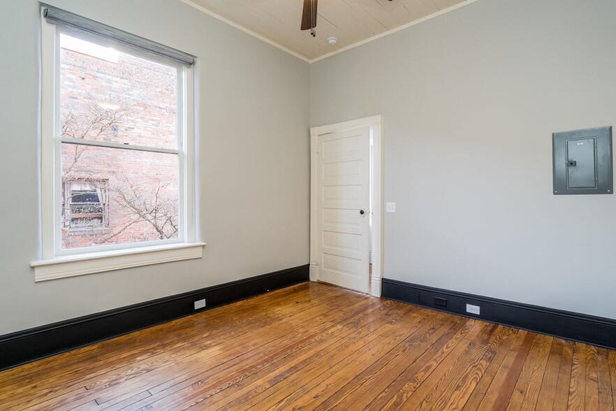 More Photos Of 201 Chatham St, Sanford Office Residential For Sale