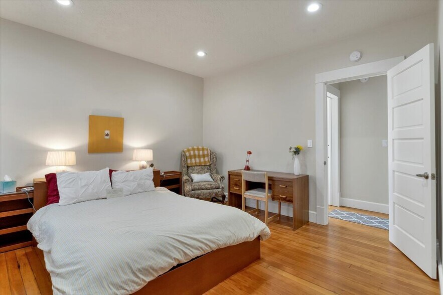 More Photos Of 246 State St, Salem Storefront Retail Residential For Sale