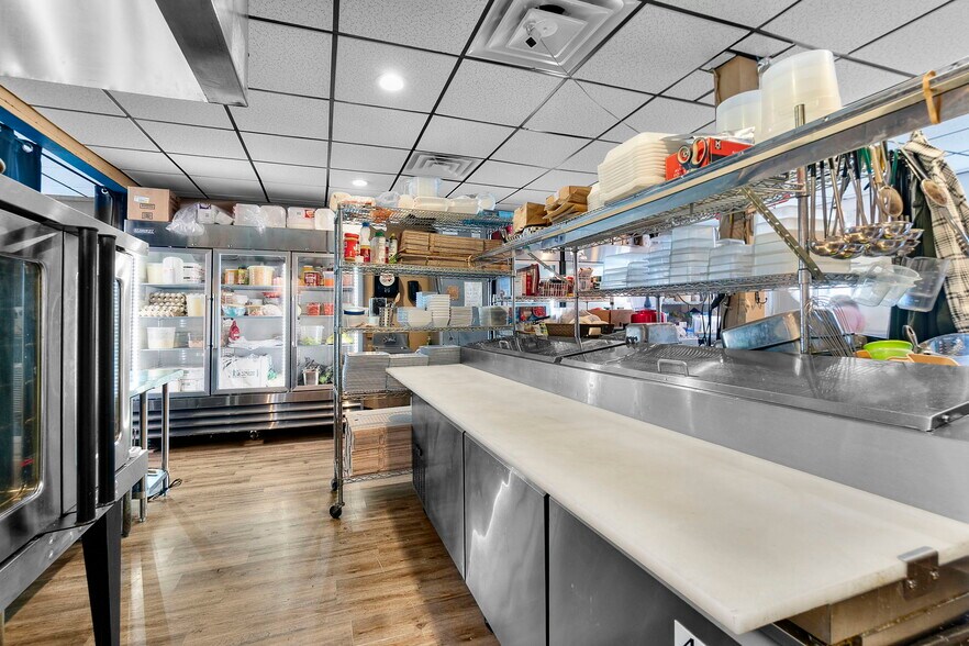 More Photos Of 25 W Tywappity St, Benton Restaurant For Sale