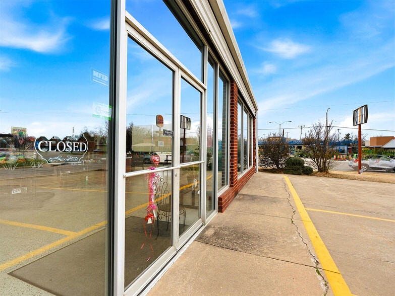 More Photos Of 530 N Mississippi Ave, Ada Freestanding For Sale