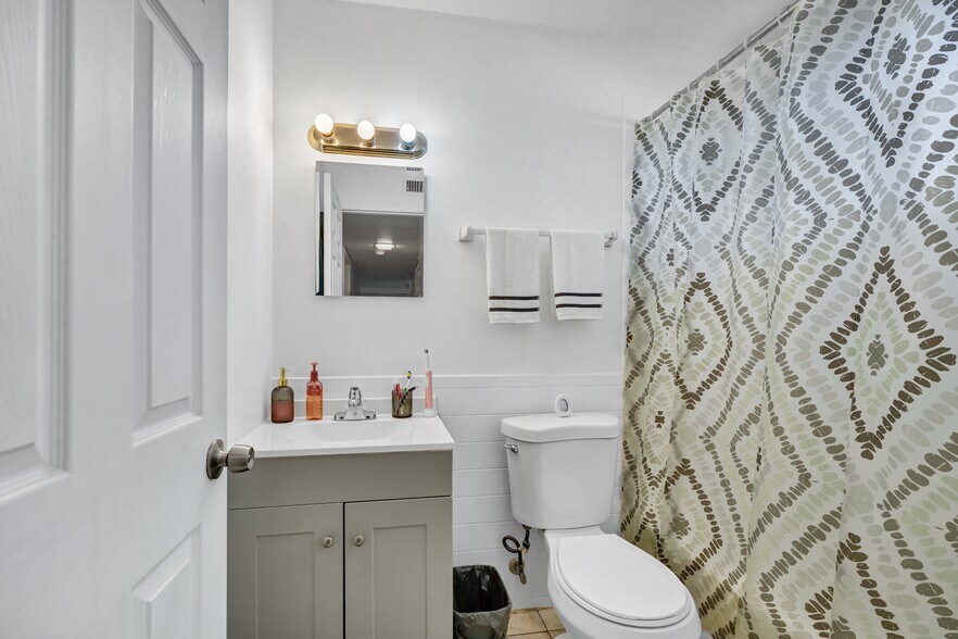 More Photos Of 1525 S Fiske Blvd, Rockledge Apartments For Sale