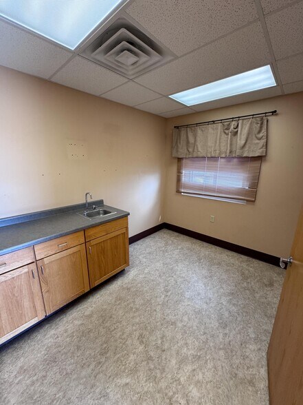 More Photos Of 803 18th Ave NW, Austin Restaurant For Sale