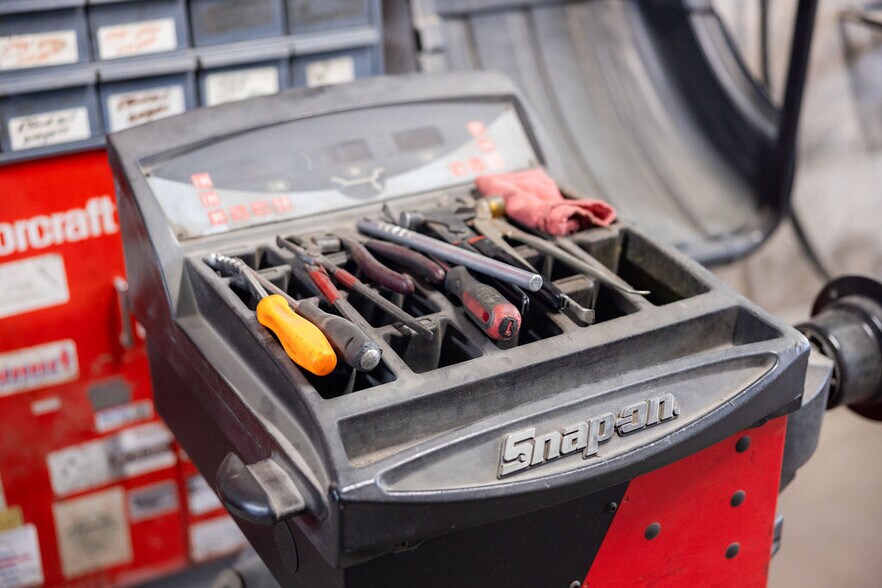 More Photos Of 8257 Frankford Ave, Philadelphia Auto Repair For Sale