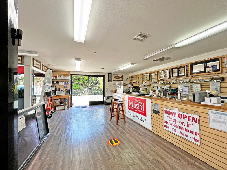 More Photos Of 1450 E Thompson Blvd, Ventura Freestanding For Lease