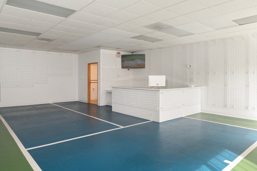 More Photos Of 1847 S Kihei Rd, Kihei Storefront Retail Office For Sale