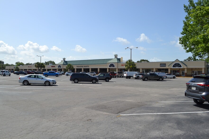 More Photos Of 2700-2738 W Old Highway 441, Mount Dora Storefront Retail Office For Sale