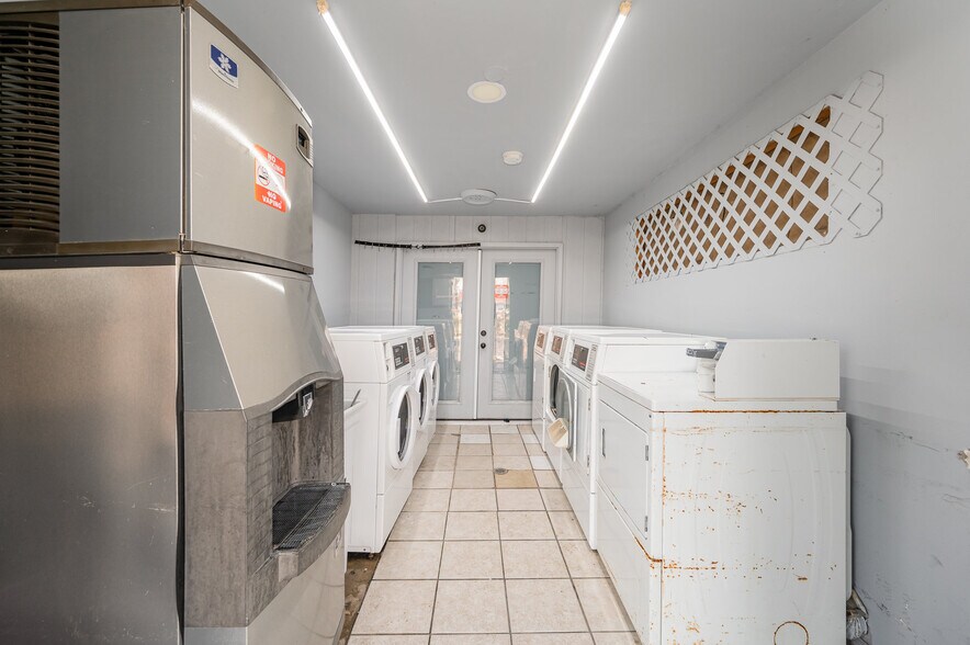 More Photos Of 325 US Highway 70 SW, Hickory Hotel For Sale