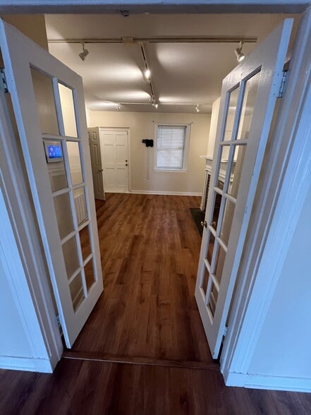 More Photos Of 612 Caroline St, Fredericksburg Storefront For Lease