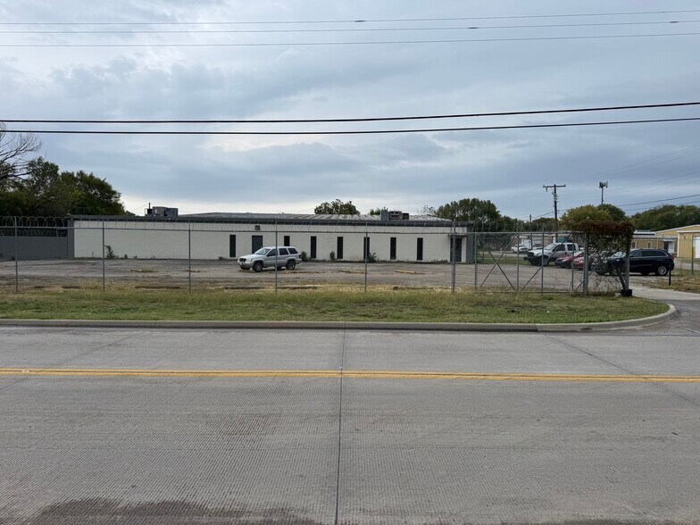More Photos Of 3136 Danieldale Rd, Lancaster Industrial For Lease