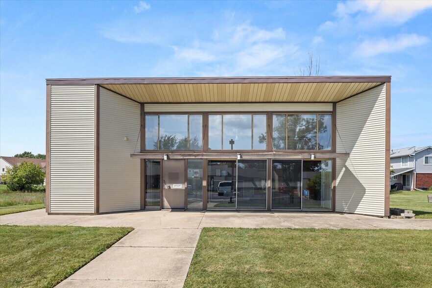 More Photos Of 111 Bannon Dr, Dwight Apartments For Sale