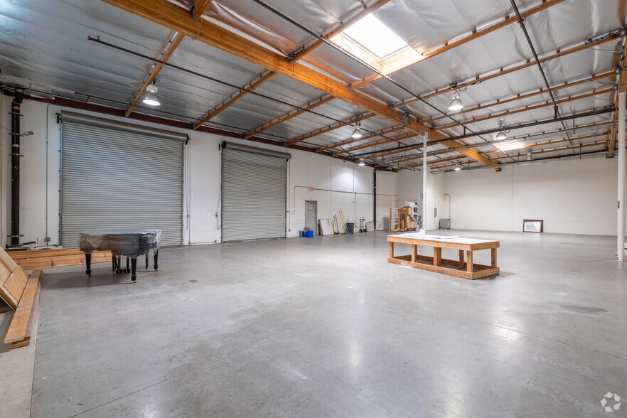 More Photos Of 351 Candelaria, Oxnard Warehouse For Sale