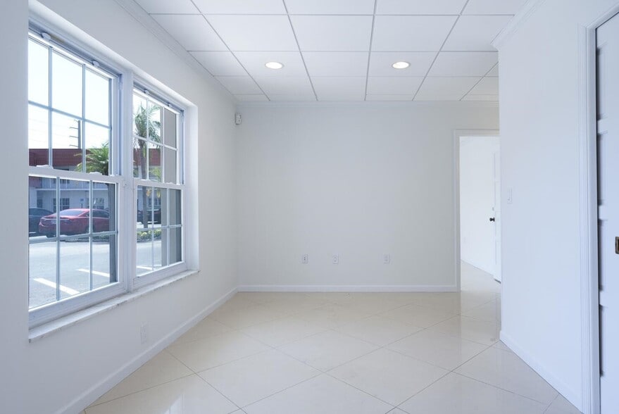 More Photos Of 721 Us Highway 1, North Palm Beach Office For Sale