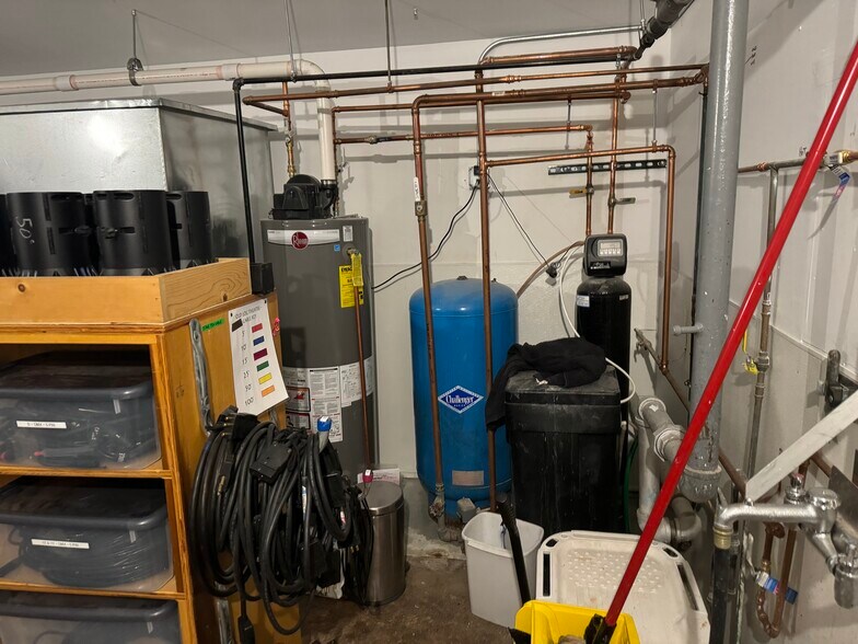 More Photos Of 5185 Meadville St, Excelsior Theater Concert Hall For Lease