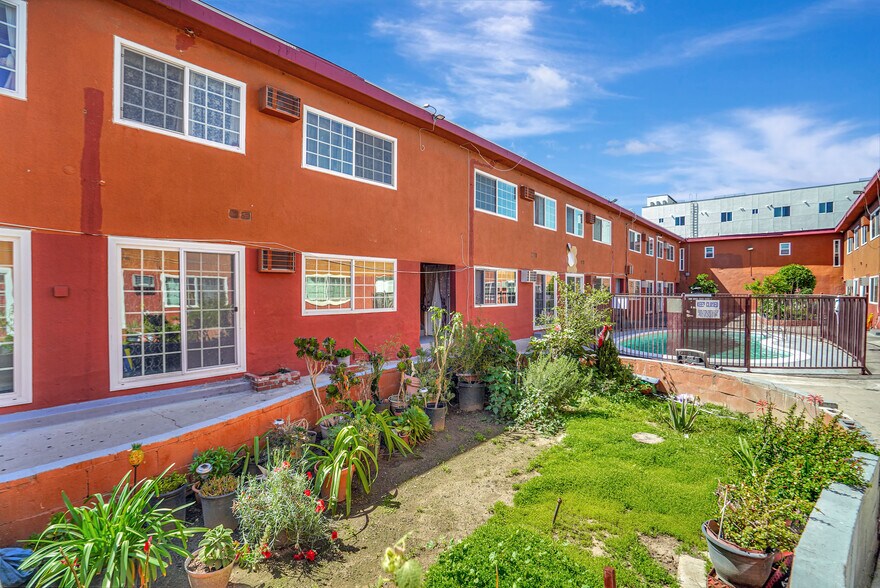 More Photos Of 8861 Langdon Ave, North Hills Apartments For Sale