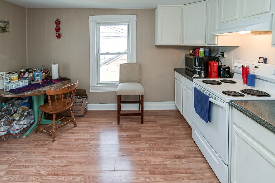 More Photos Of 304 Washington St E, Fayetteville Specialty For Sale