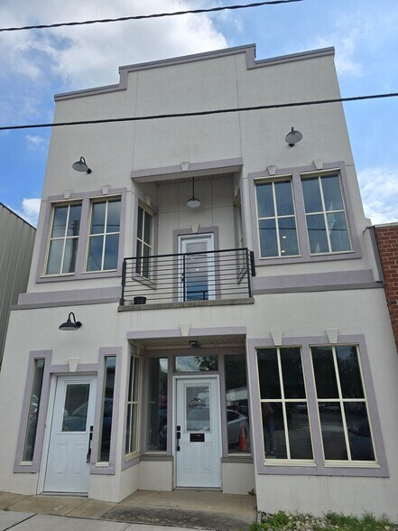 Primary Photo Of 317 S Steele St, Sanford Storefront For Lease