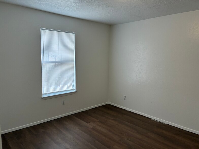 More Photos Of 2810 Vail Ave SE, Albuquerque Apartments For Sale