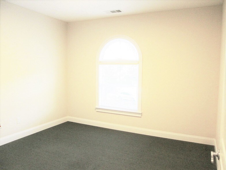 More Photos Of 4080 McGinnis Ferry Rd, Alpharetta Office For Lease