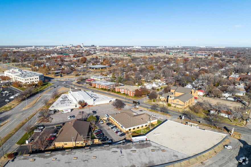 More Photos Of 2535 E Lincoln St, Wichita Medical For Sale