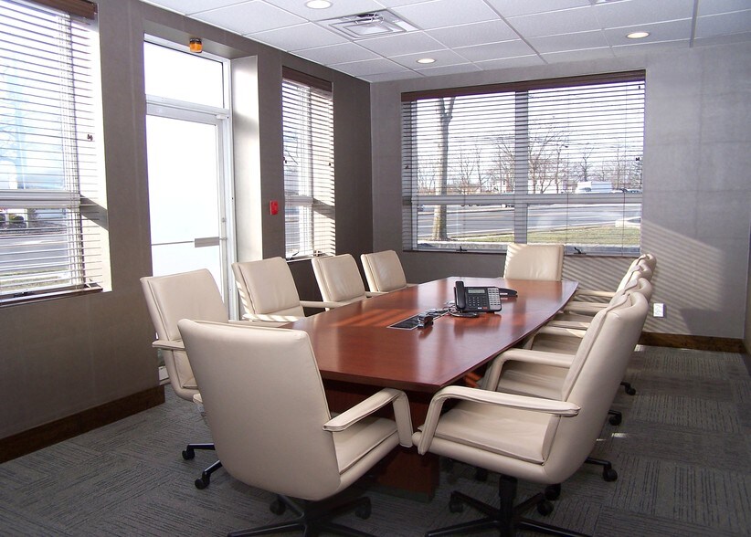 More Photos Of 627 Horseblock Rd, Farmingville Loft Creative Space For Sale