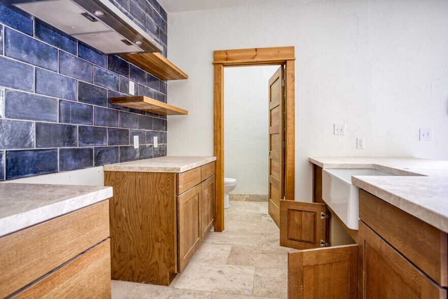 More Photos Of 615 W Avenue A, Port Aransas Apartments For Sale