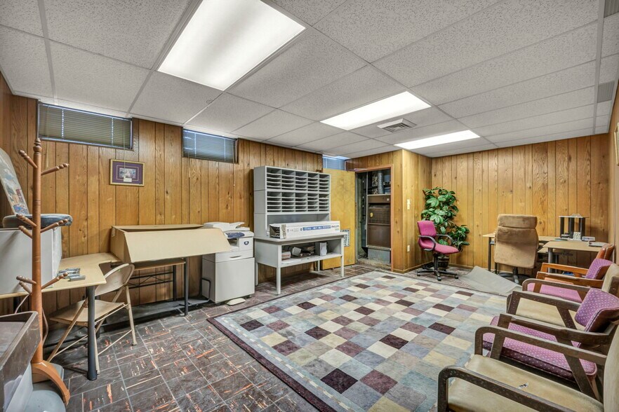 More Photos Of 15715 Libby Rd, Maple Heights General Retail For Sale