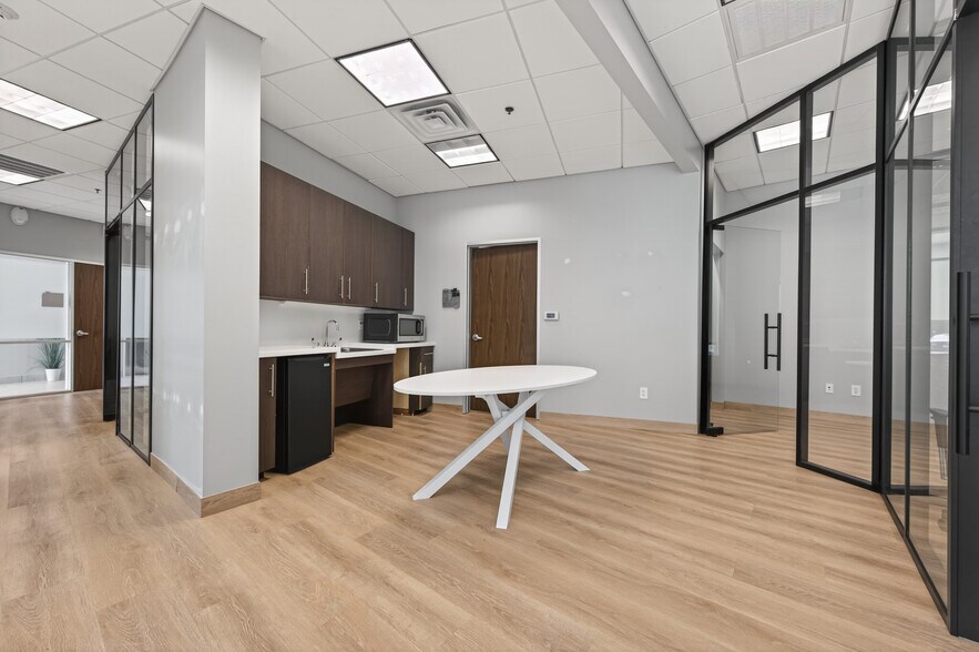 More Photos Of 8350 Ashlane Way, The Woodlands Medical For Lease