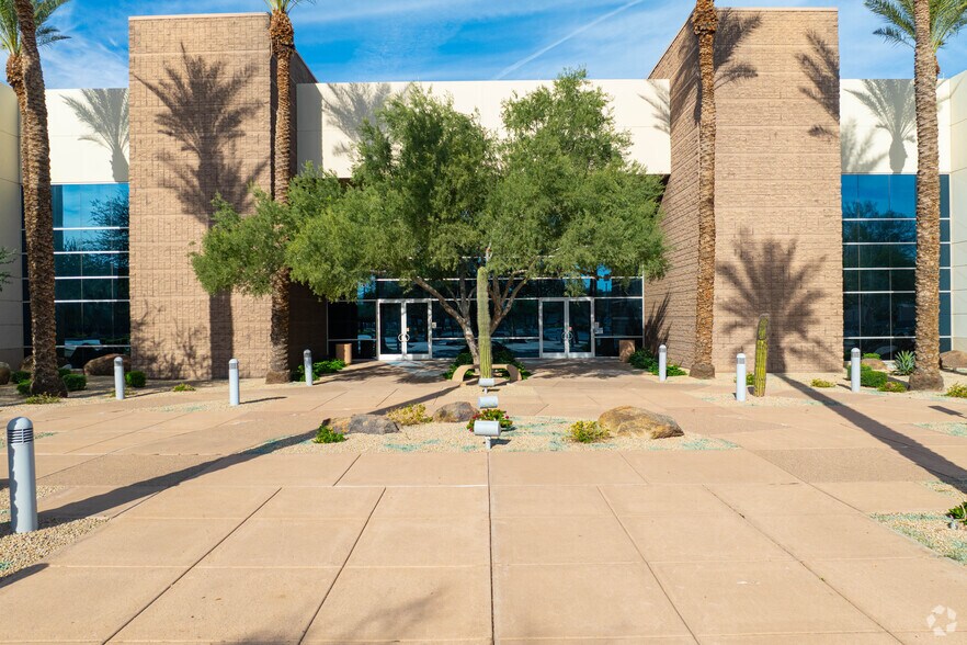 More Photos Of 8700 S Price Rd, Tempe Office For Lease