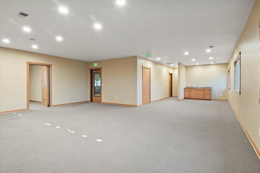 More Photos Of 1410 S Township Rd, Canby Warehouse For Sale