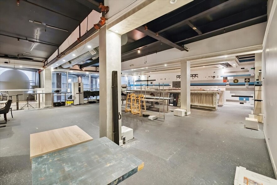 More Photos Of 512 Paterson Plank Rd, Jersey City Restaurant For Lease