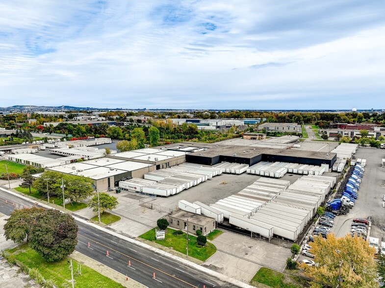 More Photos Of 1660-1700 Boul Hymus, Dorval Warehouse For Sale