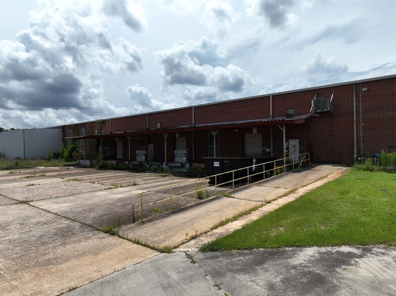 More Photos Of 1000 Bicycle Way, Manning Distribution For Sale