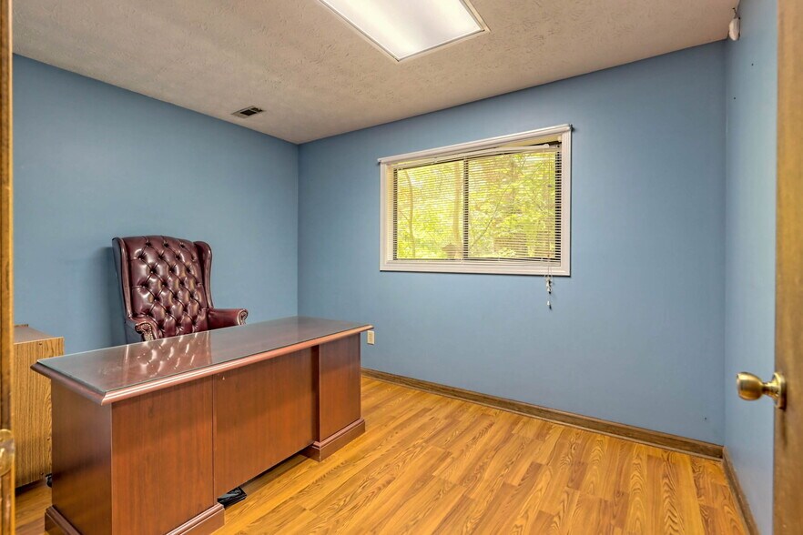 More Photos Of 1552 Highway 441 N, Clayton Office For Sale