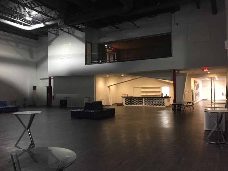 More Photos Of 550 Lake Cook Rd, Deerfield Sports And Entertainment For Sale