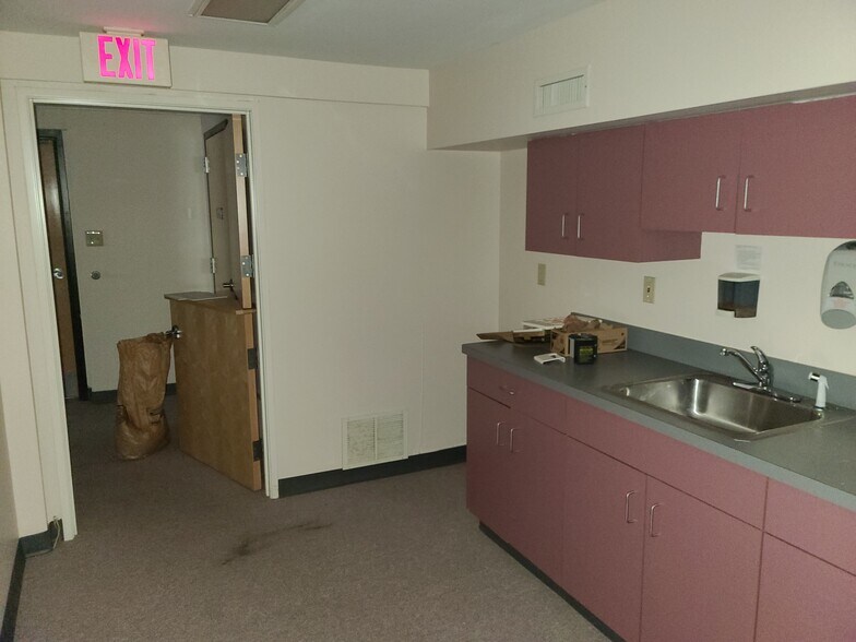 More Photos Of 59 Highway 516, Old Bridge Medical For Sale