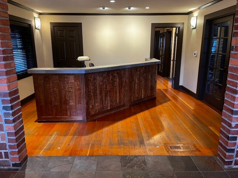 More Photos Of 725 NW Broadway St, Bend Office For Lease