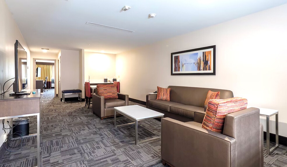 More Photos Of 1005 S Moorland Rd, Brookfield Hotel For Sale