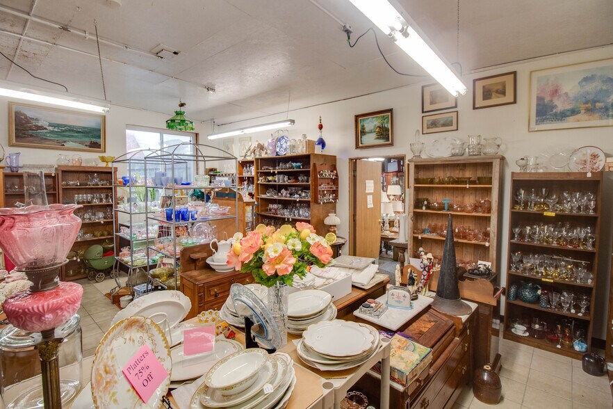 More Photos Of 1007 W Delmar Ave, Godfrey General Retail For Sale