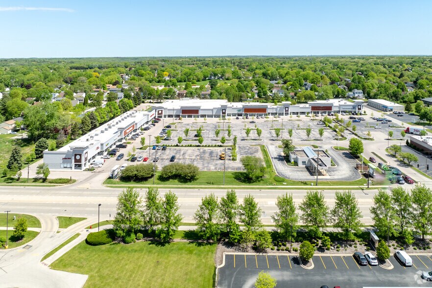 More Photos Of 1302-1430 Algonquin Rd, Algonquin Unknown For Lease