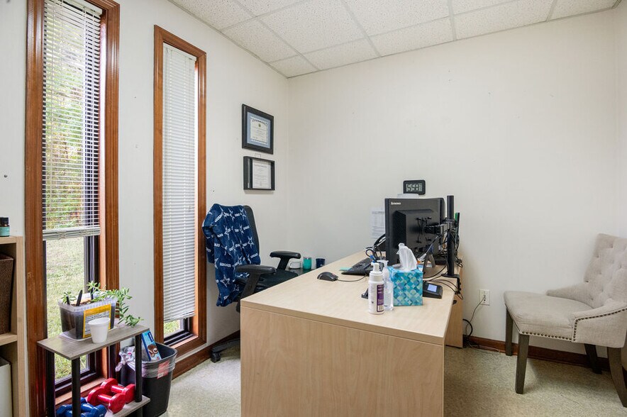 More Photos Of 231 Memorial Dr, Jacksonville Medical For Sale