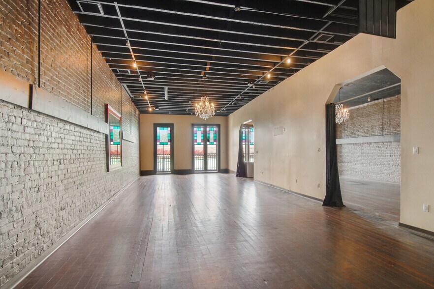 More Photos Of 3218 Magazine St, New Orleans General Retail For Sale